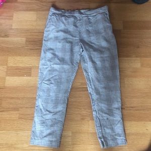 Ankle length fitted pants